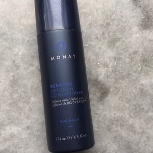 Monat restore leave In conditioner